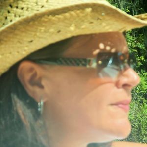 Meet your Posher, Tracy